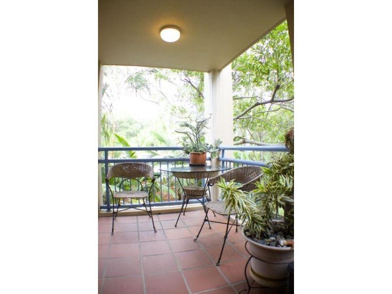 9/4 Monte Carlo Avenue, Surfers Paradise QLD 4217