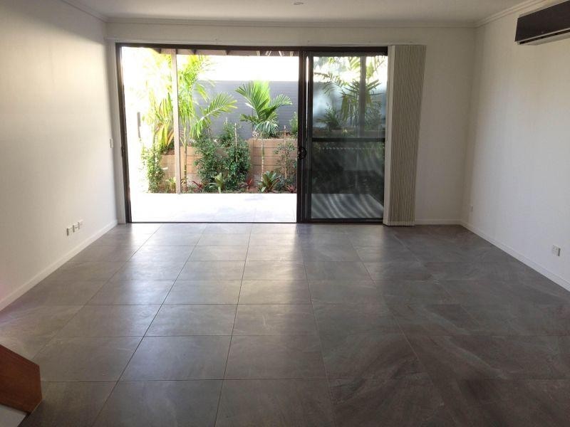 2 York Street, Robina QLD 4226