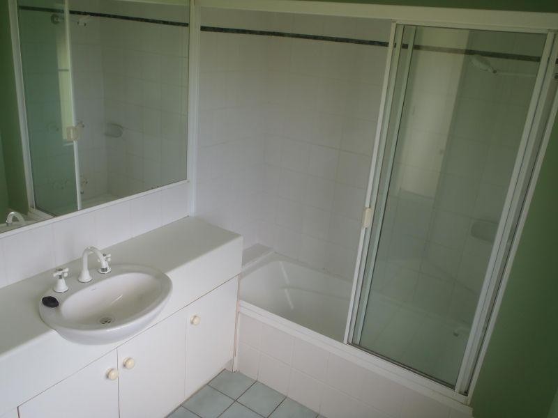 Unit  6/5-15 McGregor Street, Mooroobool QLD 4870