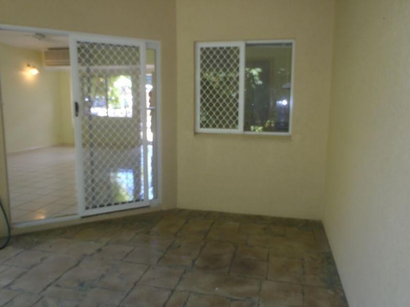 Unit  6/5-15 McGregor Street, Mooroobool QLD 4870