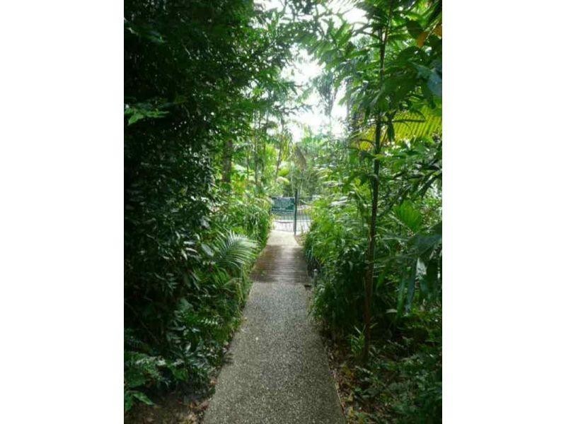 Unit  6/5-15 McGregor Street, Mooroobool QLD 4870