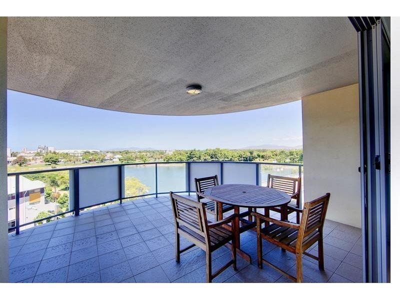 32 Stanley Street, Townsville City QLD 4810