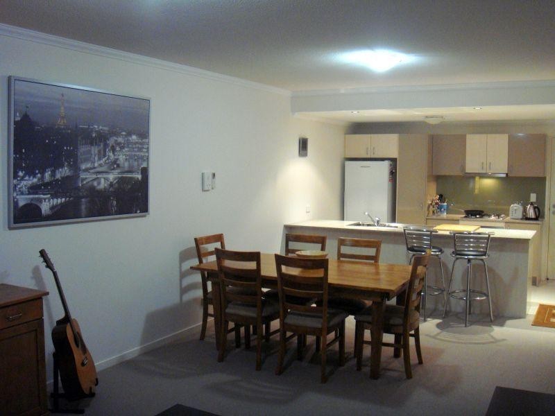 63/101 Clarence Road, Indooroopilly QLD 4068