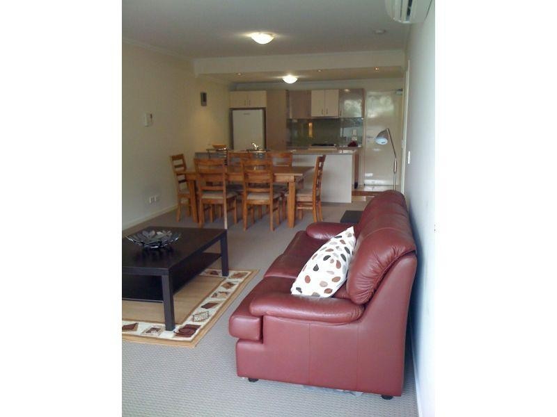63/101 Clarence Road, Indooroopilly QLD 4068