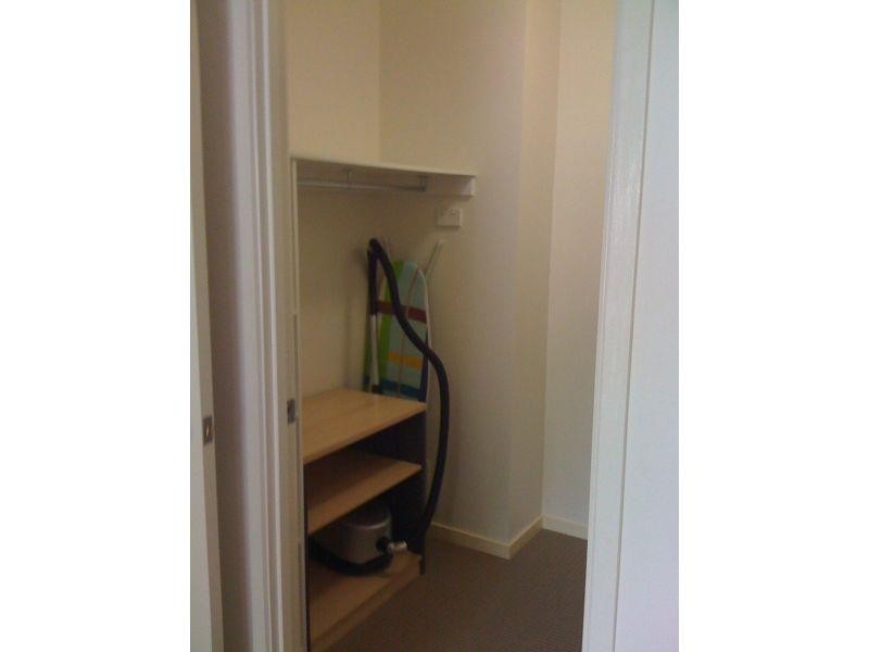 63/101 Clarence Road, Indooroopilly QLD 4068