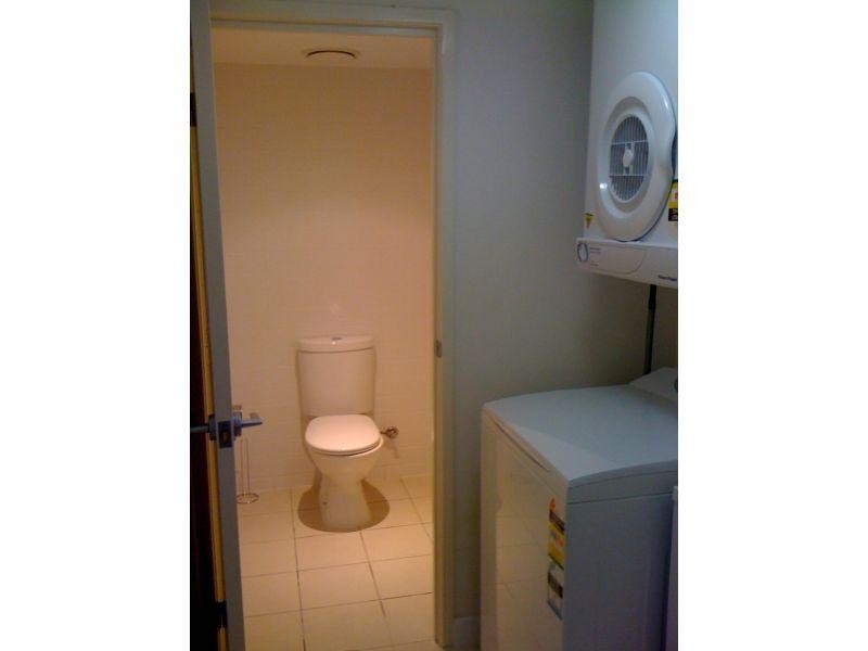 63/101 Clarence Road, Indooroopilly QLD 4068