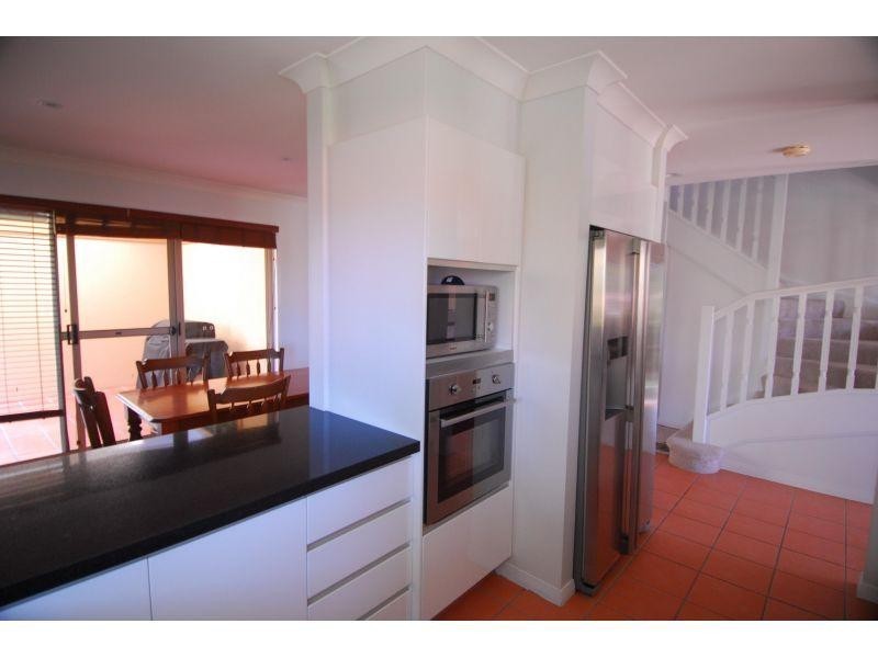 152 Palm Meadows Drive, Carrara QLD 4211