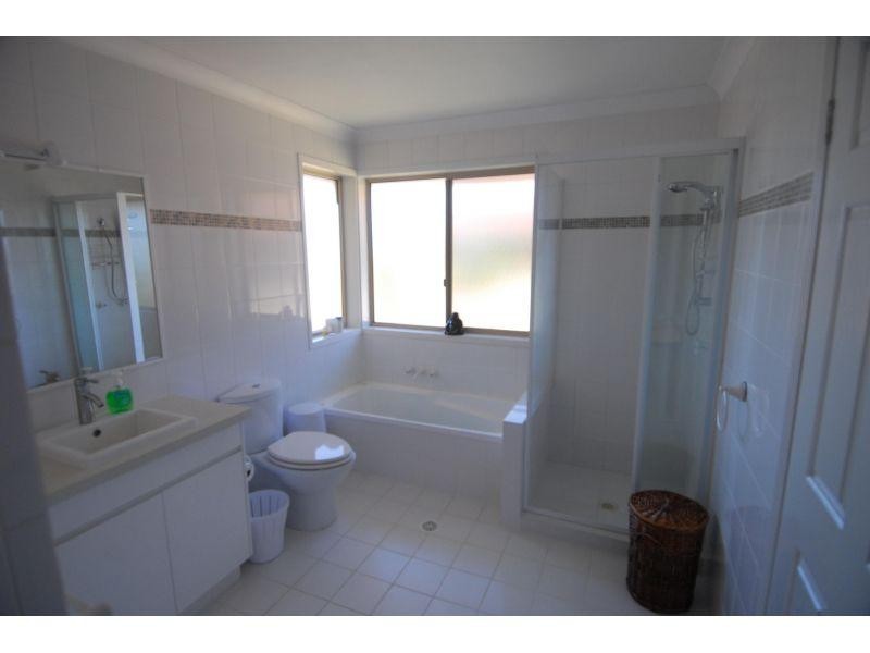 152 Palm Meadows Drive, Carrara QLD 4211