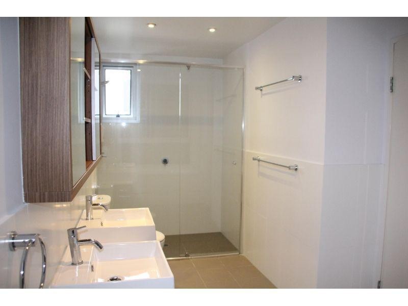 8 Dunmore Terrace, Auchenflower QLD 4066