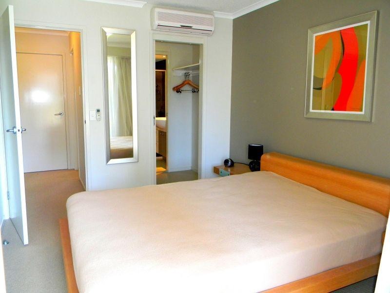 21 Cypress Avenue, Surfers Paradise QLD 4217