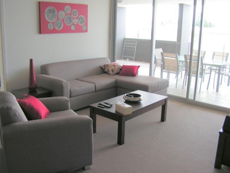 25/101 Clarence Road, Indooroopilly QLD 4068