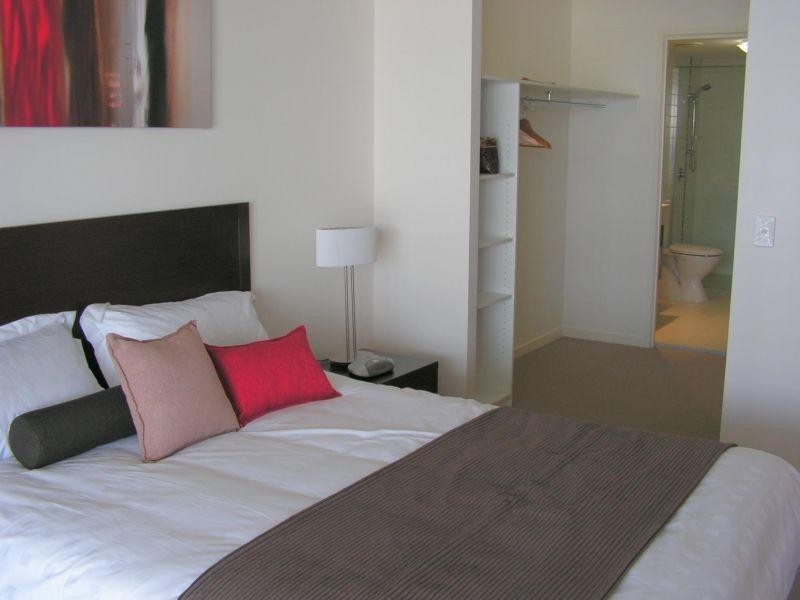25/101 Clarence Road, Indooroopilly QLD 4068