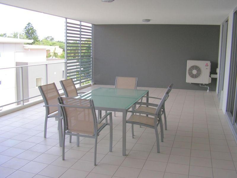 25/101 Clarence Road, Indooroopilly QLD 4068