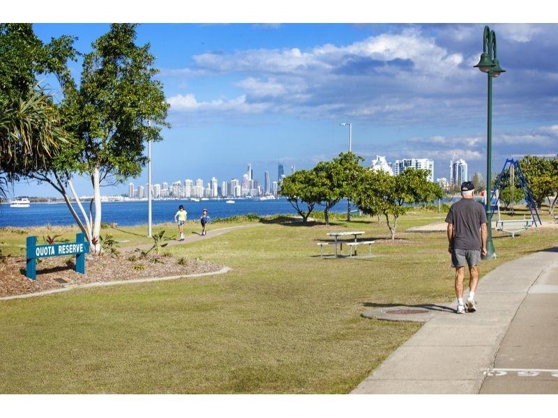 9 Bayview Street, Runaway Bay QLD 4216