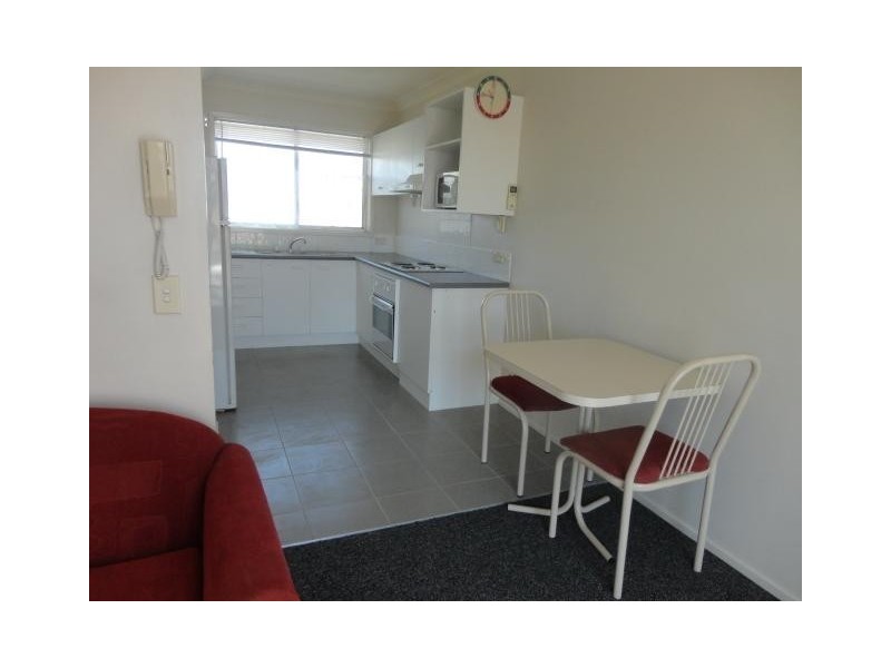 1 bed/12 Lloyd Street, Southport QLD 4215