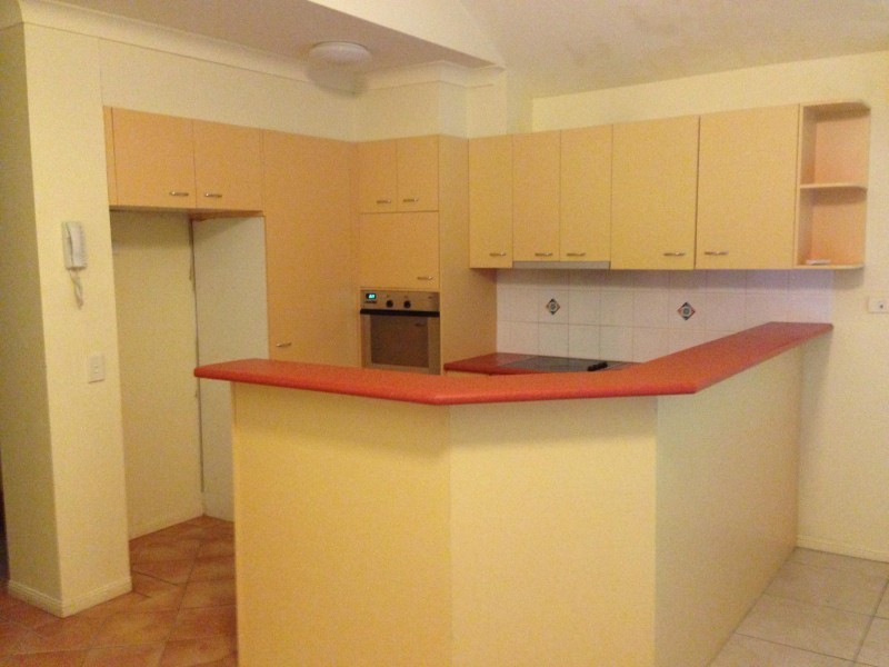 34 ALBICORE ST, Mermaid Waters QLD 4218