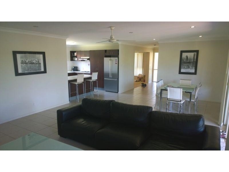 2 Bedivere Drive, Ormeau QLD 4208