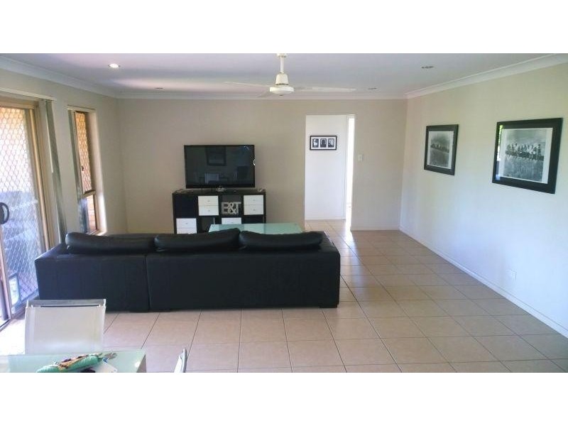 2 Bedivere Drive, Ormeau QLD 4208