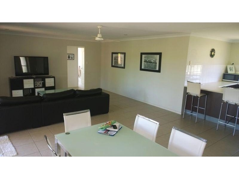 2 Bedivere Drive, Ormeau QLD 4208