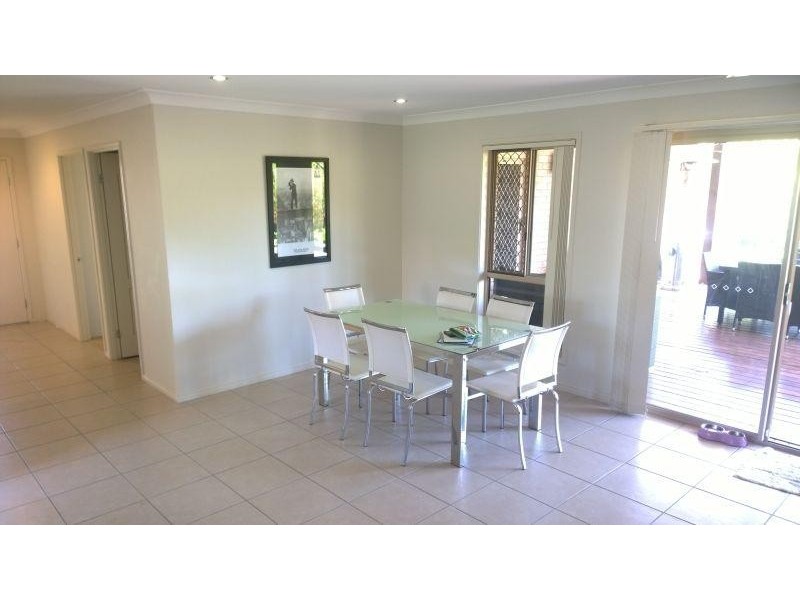 2 Bedivere Drive, Ormeau QLD 4208