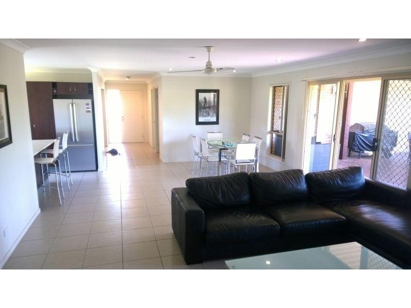 2 Bedivere Drive, Ormeau QLD 4208