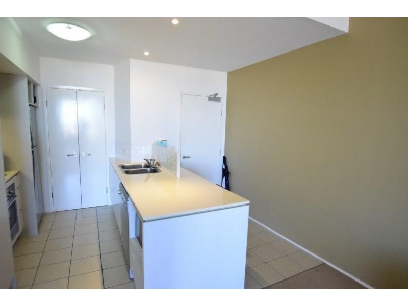 1067/18 Manning Street, Milton QLD 4064