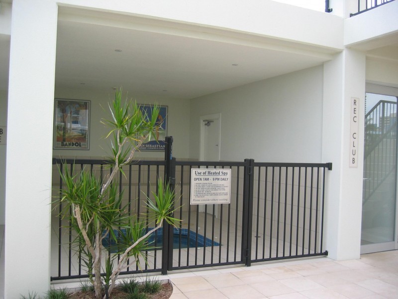 2/2898 Gold Coast Highway, Surfers Paradise QLD 4217