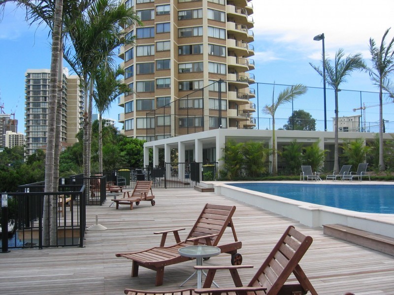 2/2898 Gold Coast Highway, Surfers Paradise QLD 4217