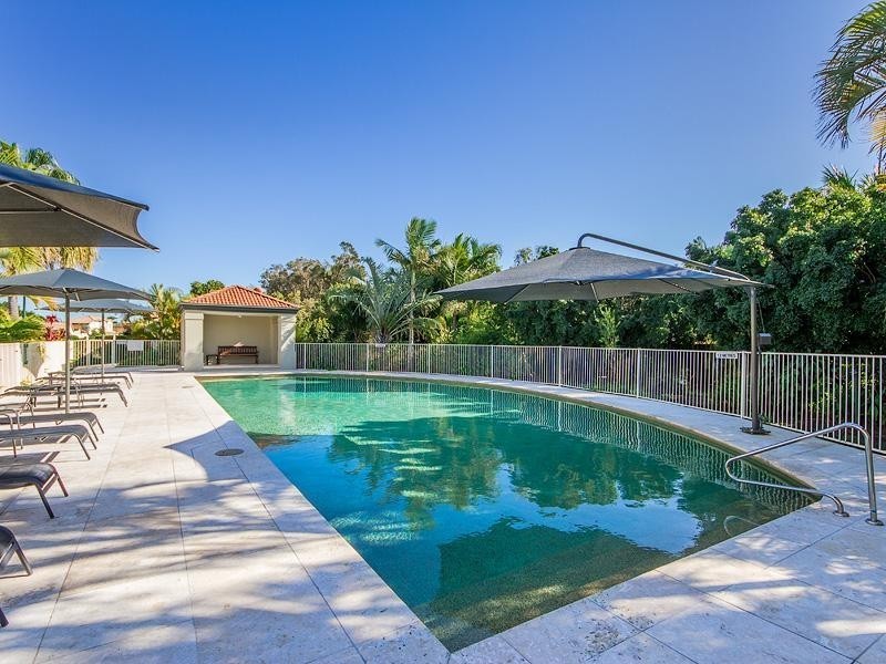 34 Albicore Street, Mermaid Waters QLD 4218