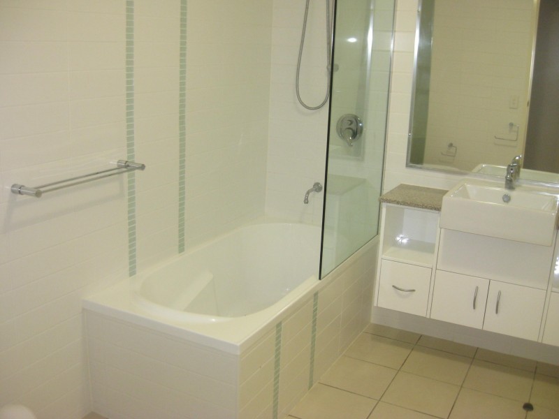 61/101 Clarence Road, Indooroopilly QLD 4068
