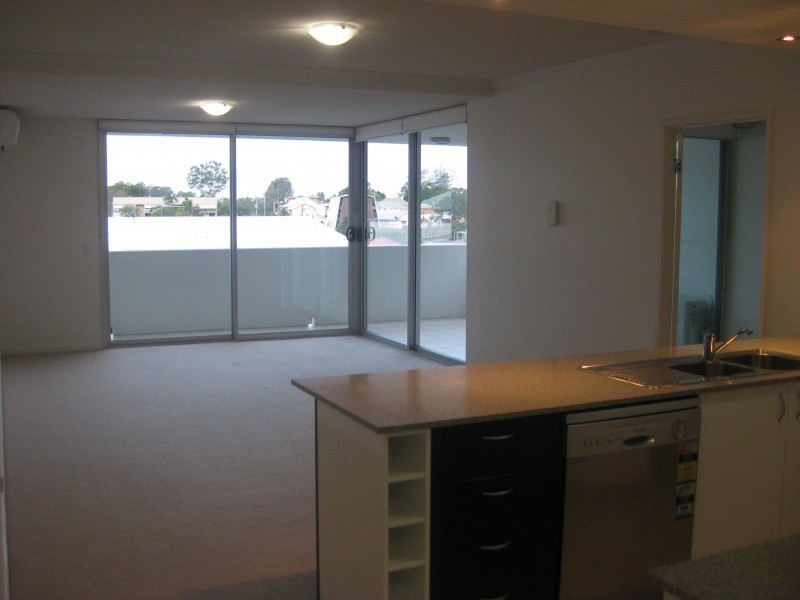 81/101 Clarence Road, Indooroopilly QLD 4068