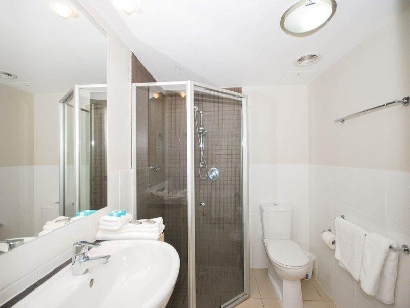 21 Cypress Avenue, Surfers Paradise QLD 4217