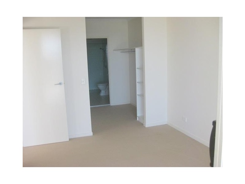 26/101 Clarence Road, Indooroopilly QLD 4068