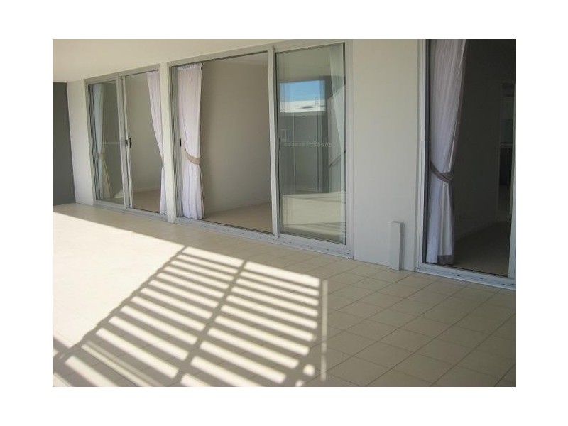 26/101 Clarence Road, Indooroopilly QLD 4068