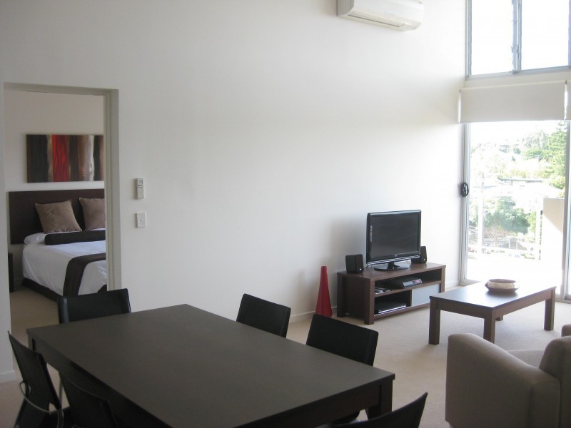 56/101 Clarence Road, Indooroopilly QLD 4068