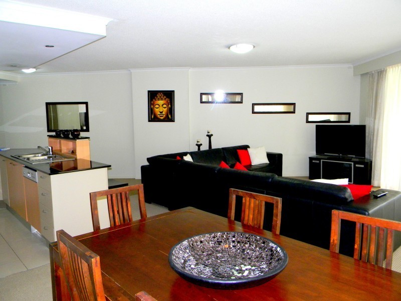 21 Cypress Avenue, Surfers Paradise QLD 4217