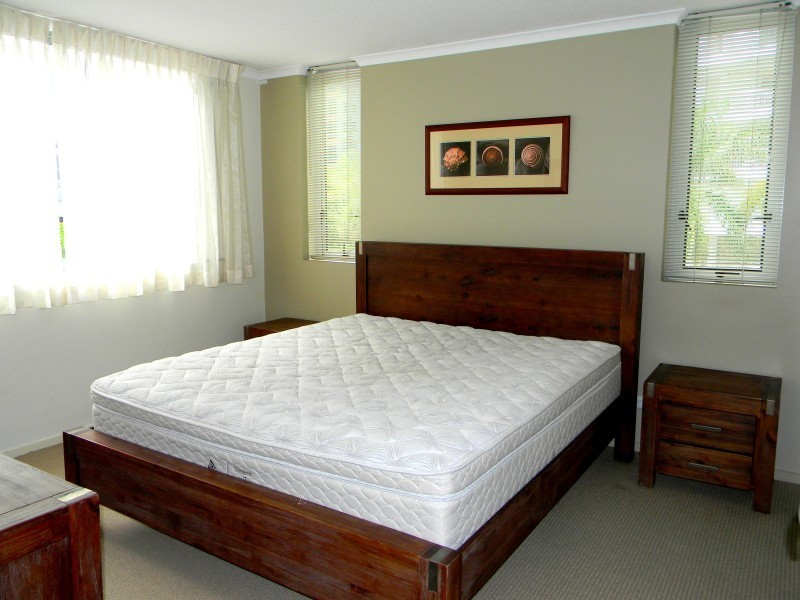 21 Cypress Avenue, Surfers Paradise QLD 4217