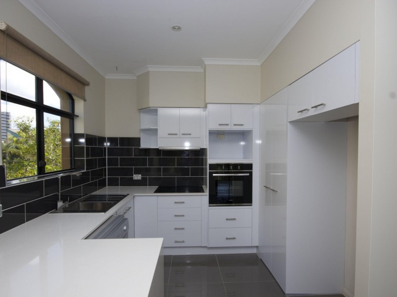 15/4 Monte Carlo Avenue, Surfers Paradise QLD 4217