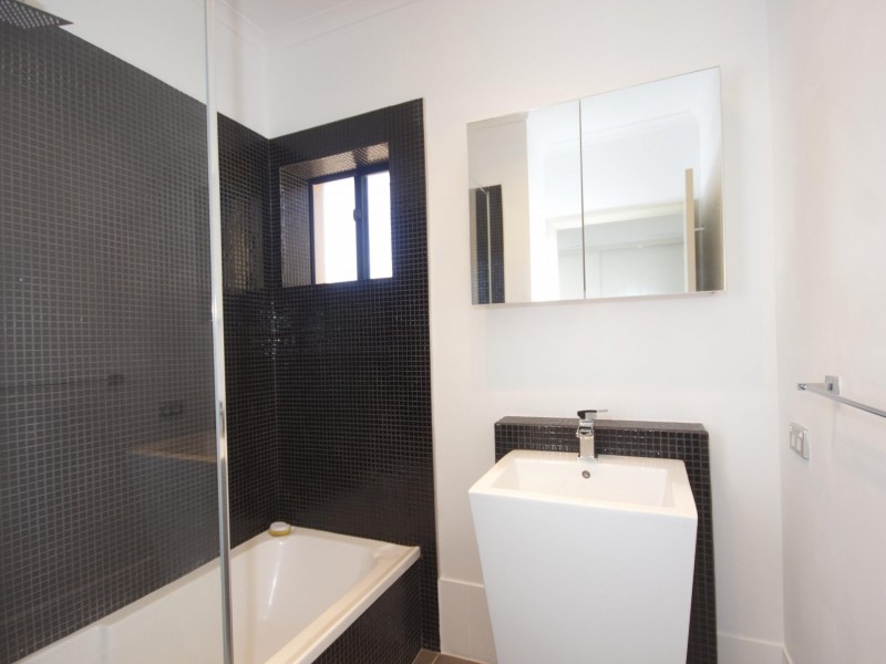 15/4 Monte Carlo Avenue, Surfers Paradise QLD 4217