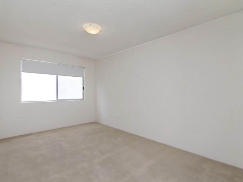 2/26 Labrador Street, Labrador QLD 4215