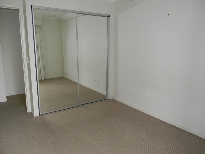 21 Cypress Avenue, Surfers Paradise QLD 4217