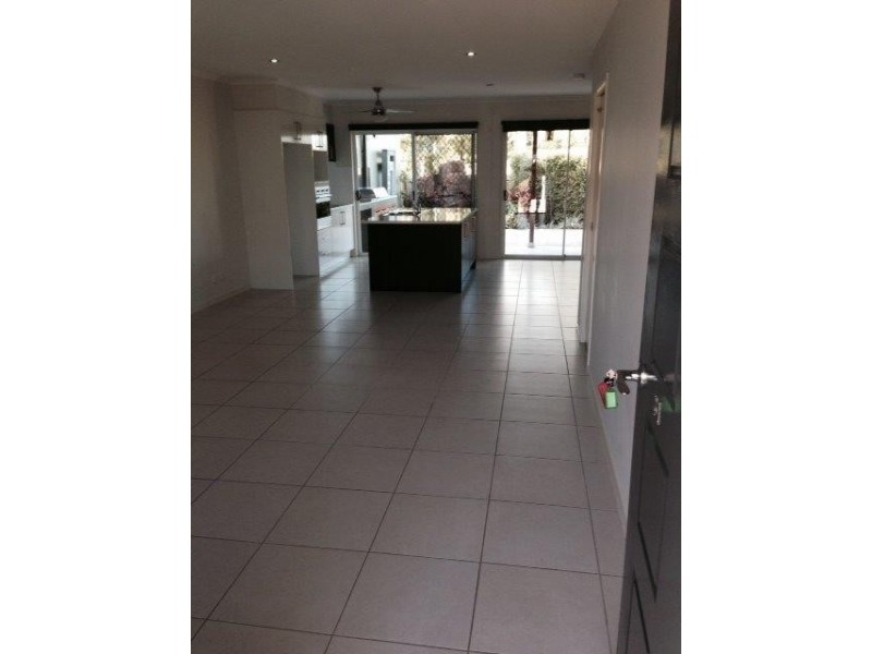 25 Abell Road, Cannonvale QLD 4802