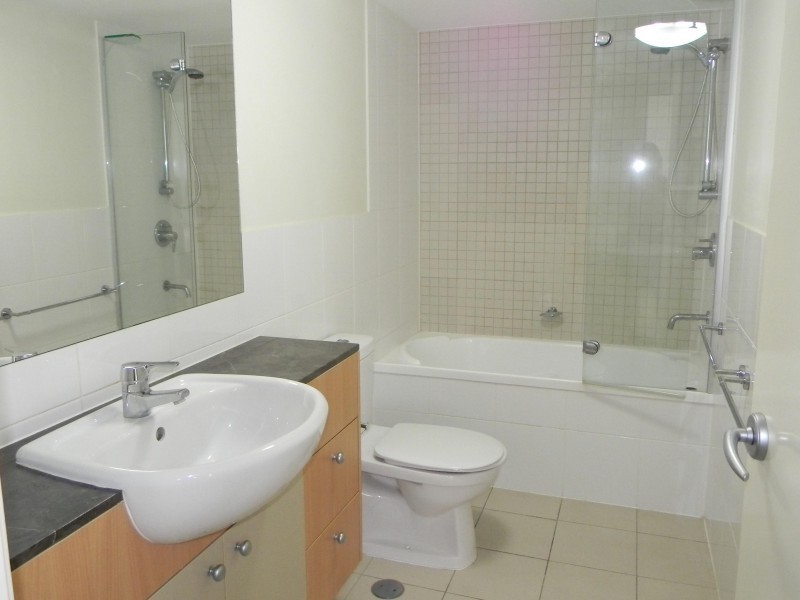 21 Cypress Avenue, Surfers Paradise QLD 4217