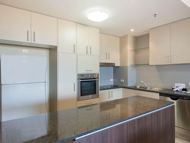 360 Marine Parade, Labrador QLD 4215