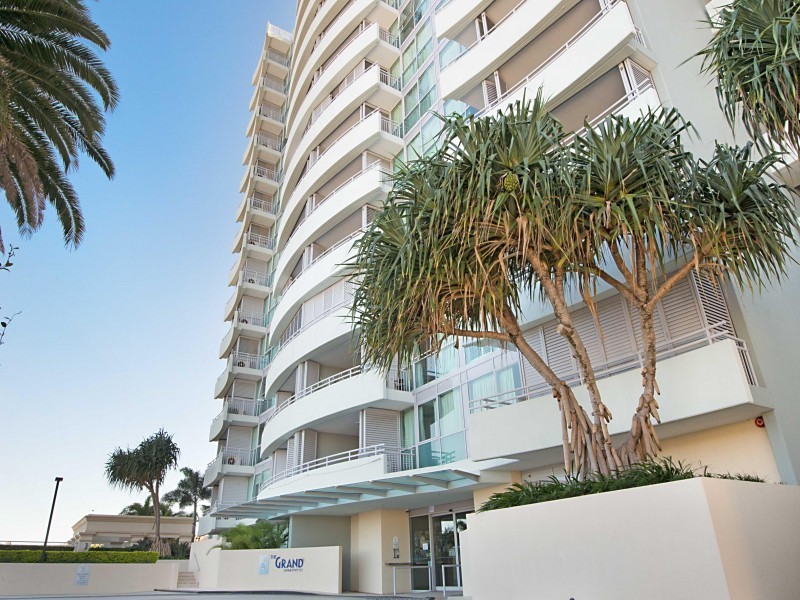 360 Marine Parade, Labrador QLD 4215