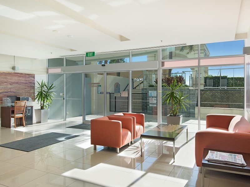 360 Marine Parade, Labrador QLD 4215