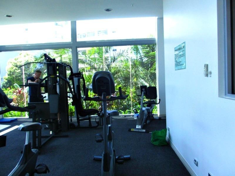 4 Como Crescent, Southport QLD 4215