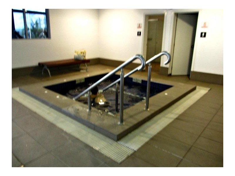 4 Como Crescent, Southport QLD 4215