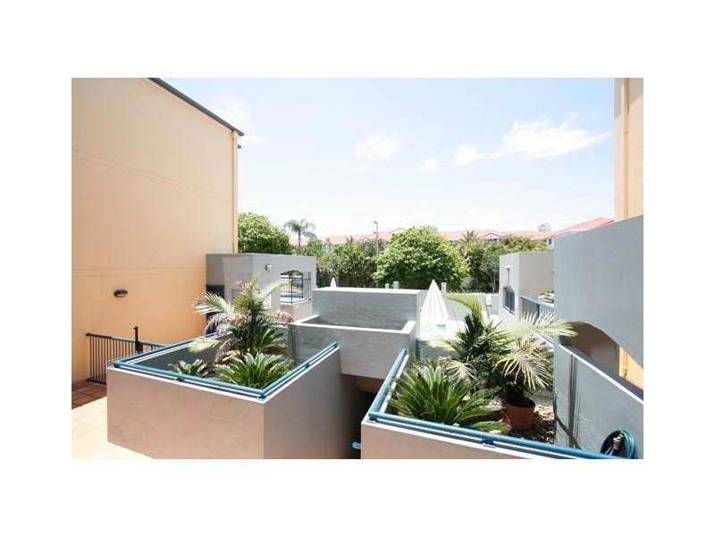 30/14 Purli Street, Chevron Island QLD 4217
