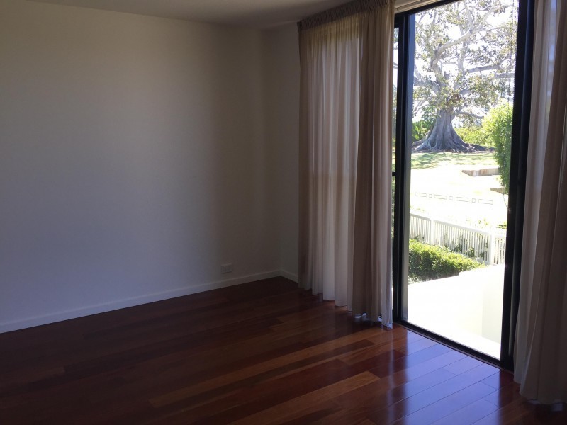 55 Theatre Drive, Benowa QLD 4217